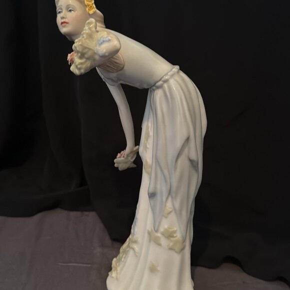 Summer's Darling - by Royal Doulton - Picture 2 of 7
